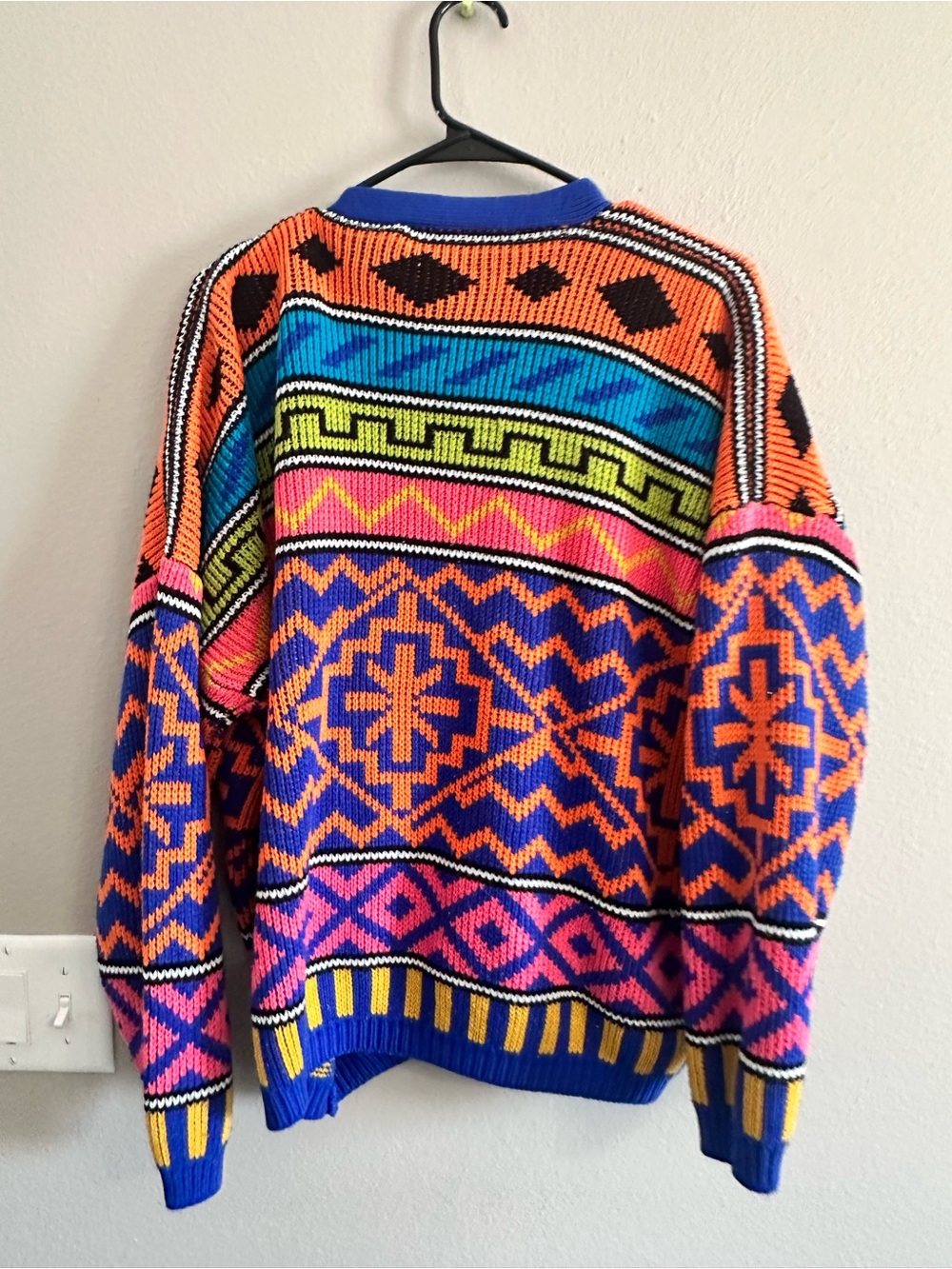 Vintage Bold Multicolor Geometric V-Neck Women’s Sweater Cardigan - Picture 3 of 3